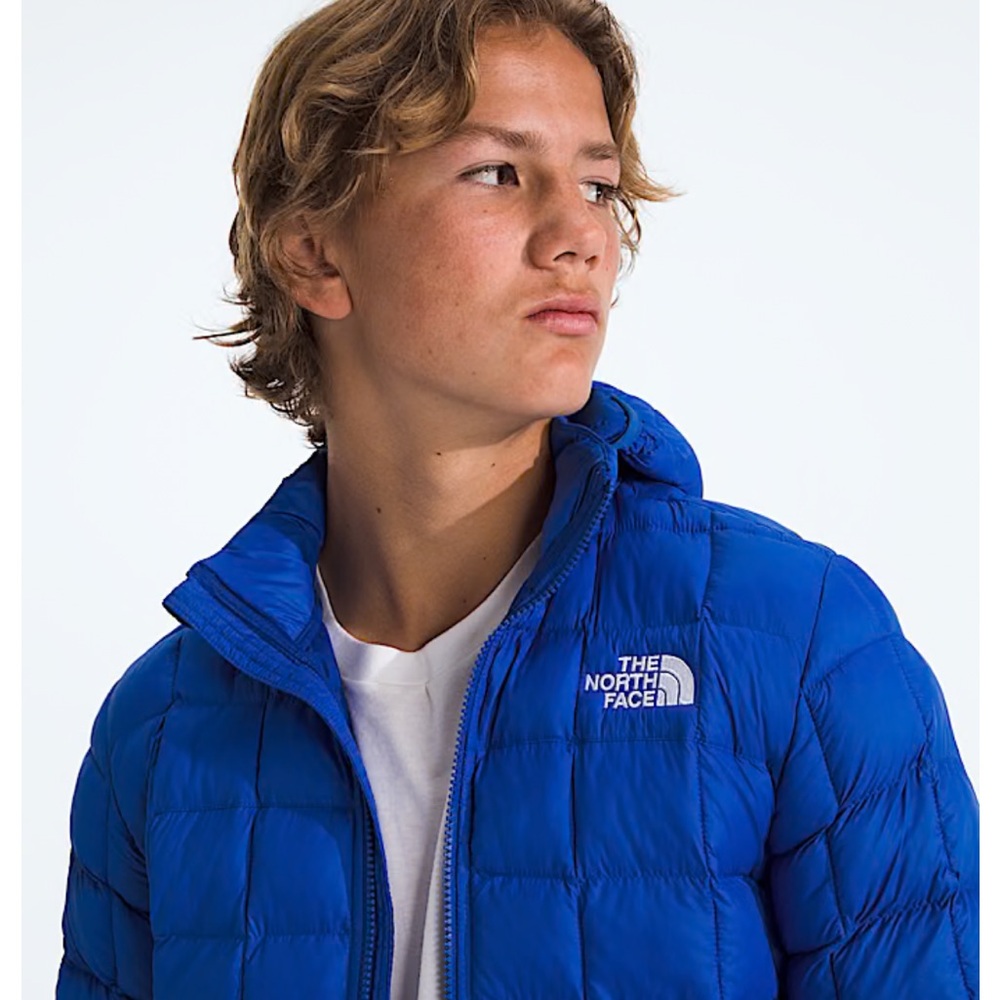 The North Face Thermoball Hooded
Insulated Jacket Boys Medium New Without Tags! - Picture 3 of 16
